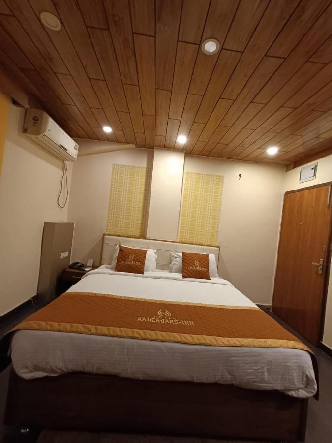 Aalcajars Inn Patna  Exteriör bild