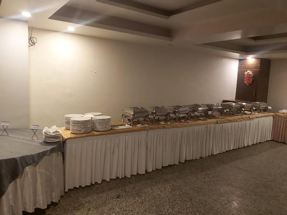 Aalcajars Inn Patna  Exteriör bild
